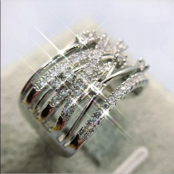 Women’s Luxury 925 Sterling Silver Diamond Ring - Picture 6 of 7